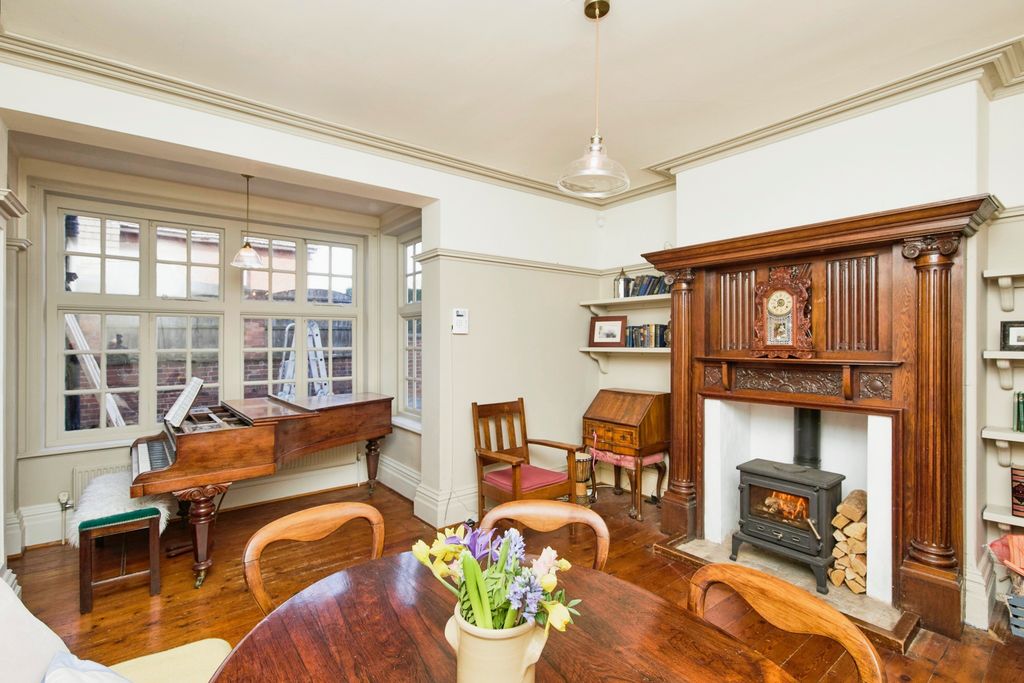 Additional image 5 of 7 bed semi-detached house for saleAlexandra Road, Burton-On-Trent, Staffordshire DE15