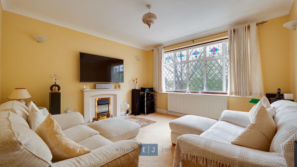 Additional image 7 of 5 bed detached house for saleLee Grove, Chigwell IG7