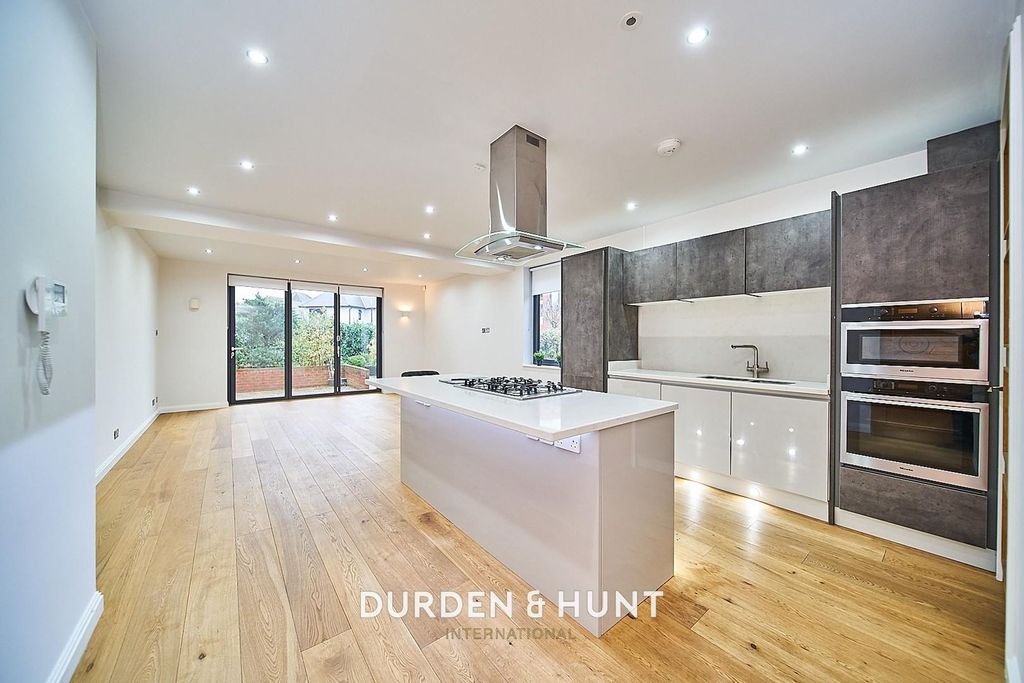 Additional image 6 of 2 bed flat for saleEden Avenue, Chigwell IG7