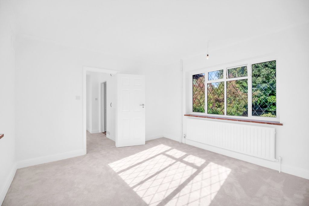 Additional image 15 of 3 bed detached house for saleHarestone Hill, Caterham CR3