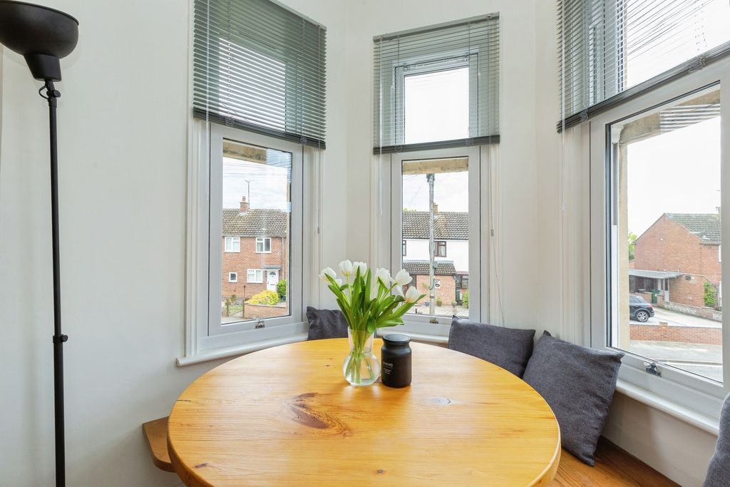 Additional image 8 of 1 bed flat for saleEssex Road, Thame, Oxfordshire OX9