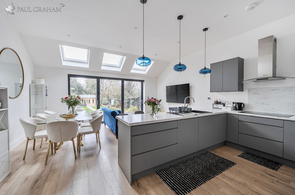 Additional image 2 of 4 bed semi-detached house for saleTalbot Road, Carshalton SM5