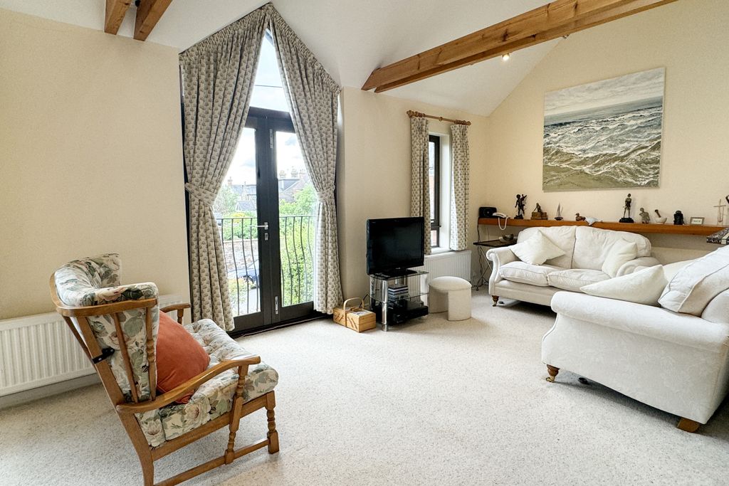 Additional image 2 of 3 bed flat for saleCroft Road, Thame OX9