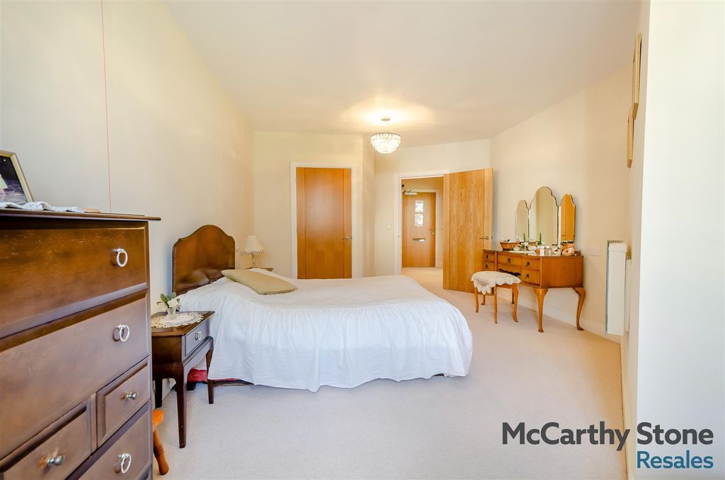 Additional image 11 of 1 bed flat for saleTrinity Road, Chipping Norton, Oxfordshire OX7