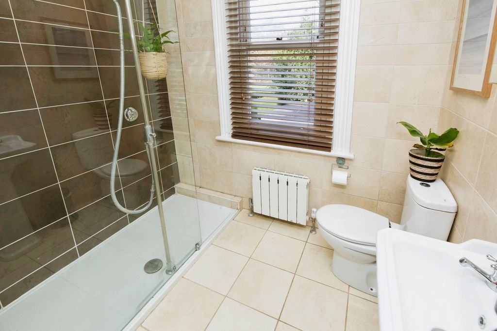 Additional image 17 of 7 bed semi-detached house for saleAlexandra Road, Burton-On-Trent, Staffordshire DE15