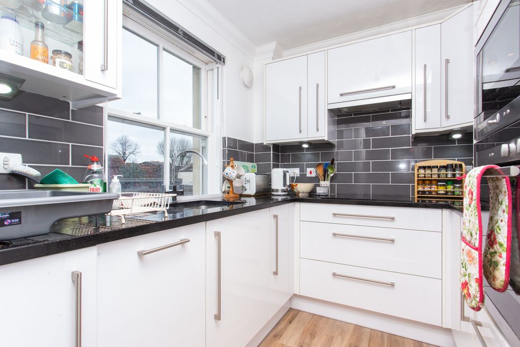 Additional image 7 of 2 bed flat for saleRoper Road, Canterbury CT2