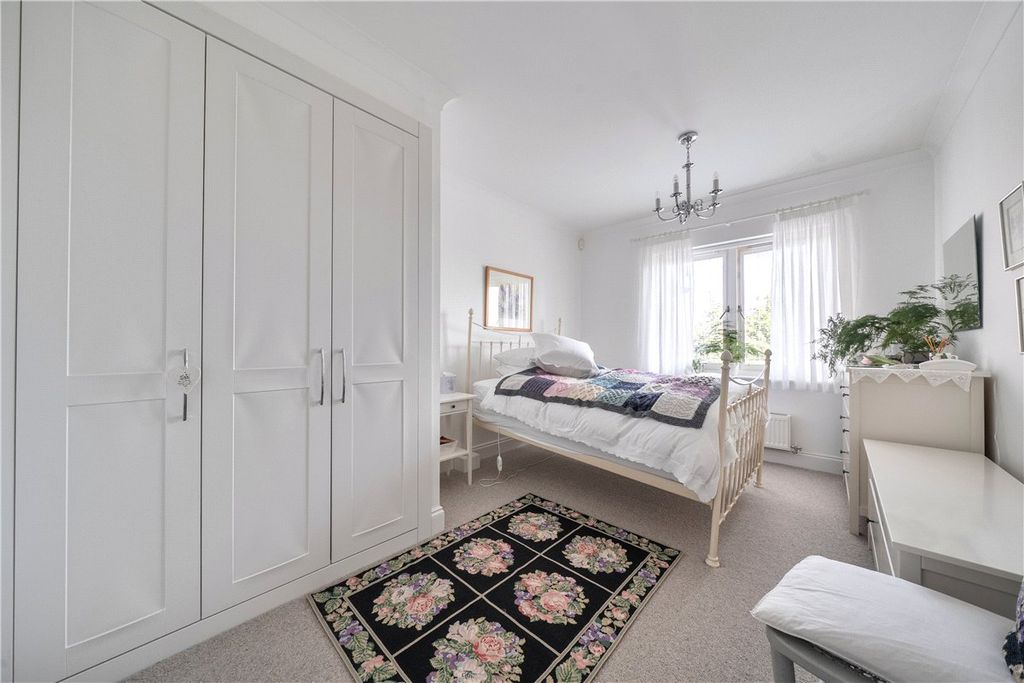 Additional image 7 of 2 bed flat for salePriory Court, Marlborough, Wiltshire SN8
