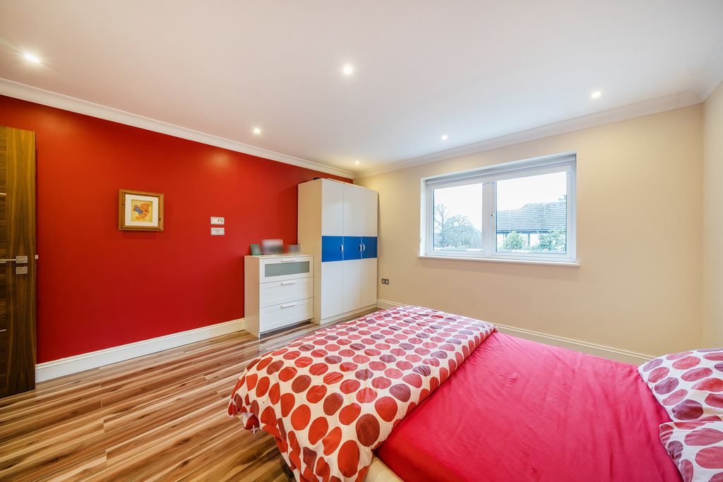 Additional image 21 of 5 bed detached house for saleHeathfield Road, Bushey WD23