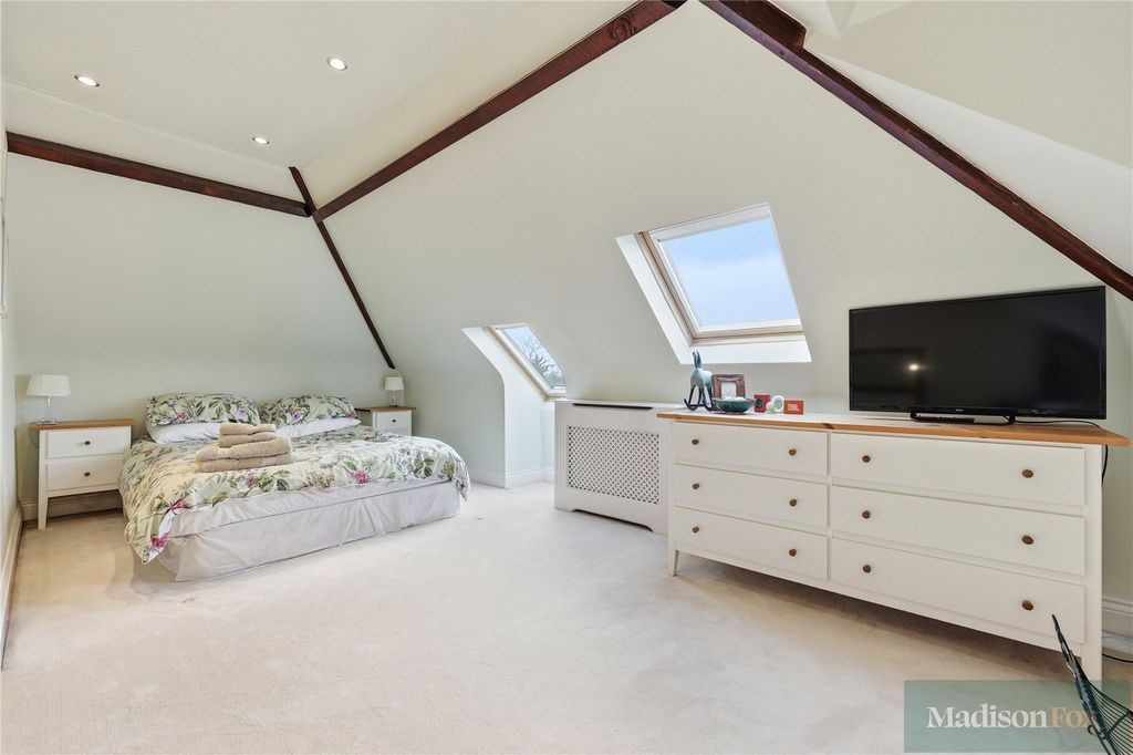 Additional image 33 of 6 bed detached house for saleTomswood Road, Chigwell IG7