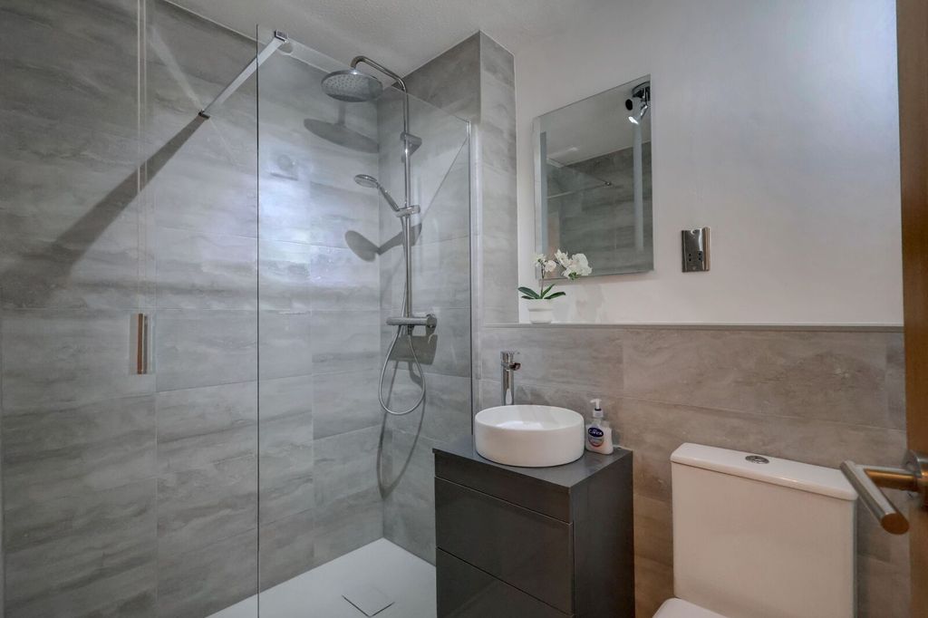Additional image 8 of 1 bed flat for saleSummerleys Road, Princes Risborough, Buckinghamshire HP27