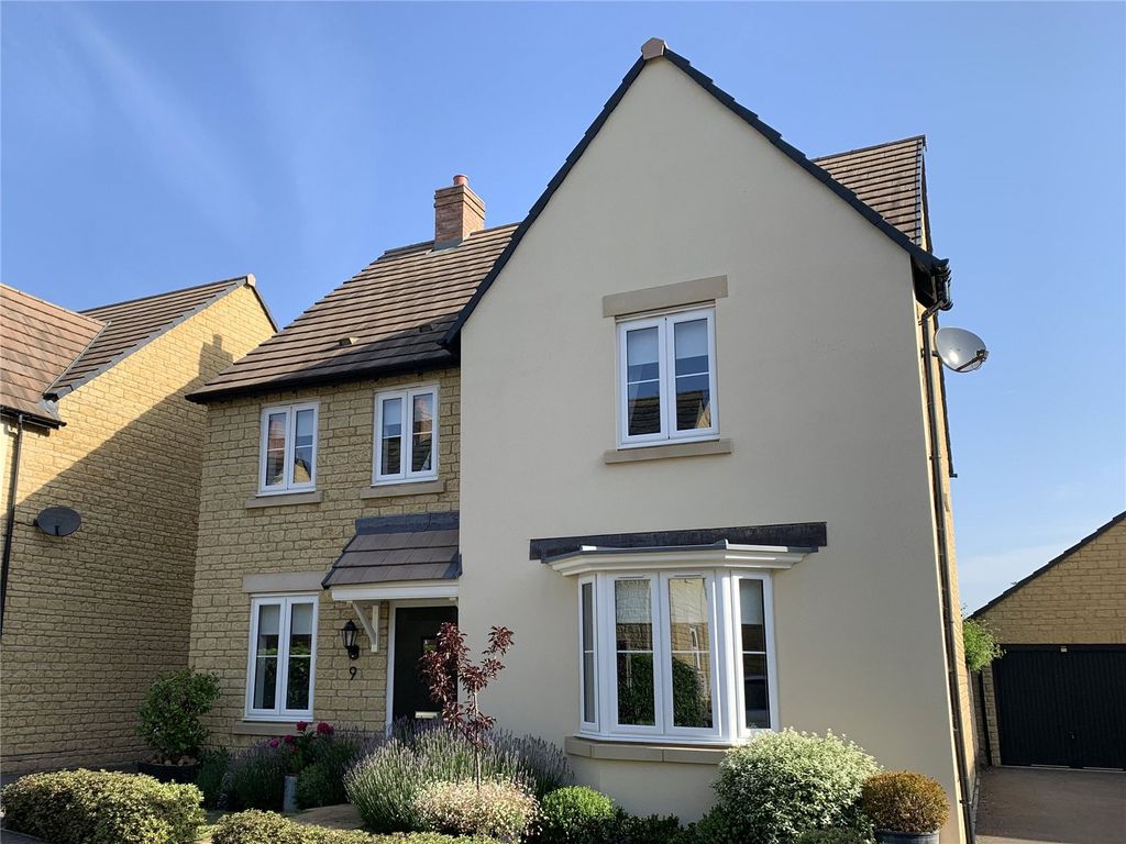 4 bed detached house for saleBlush Crescent, Carterton, Oxfordshire OX18