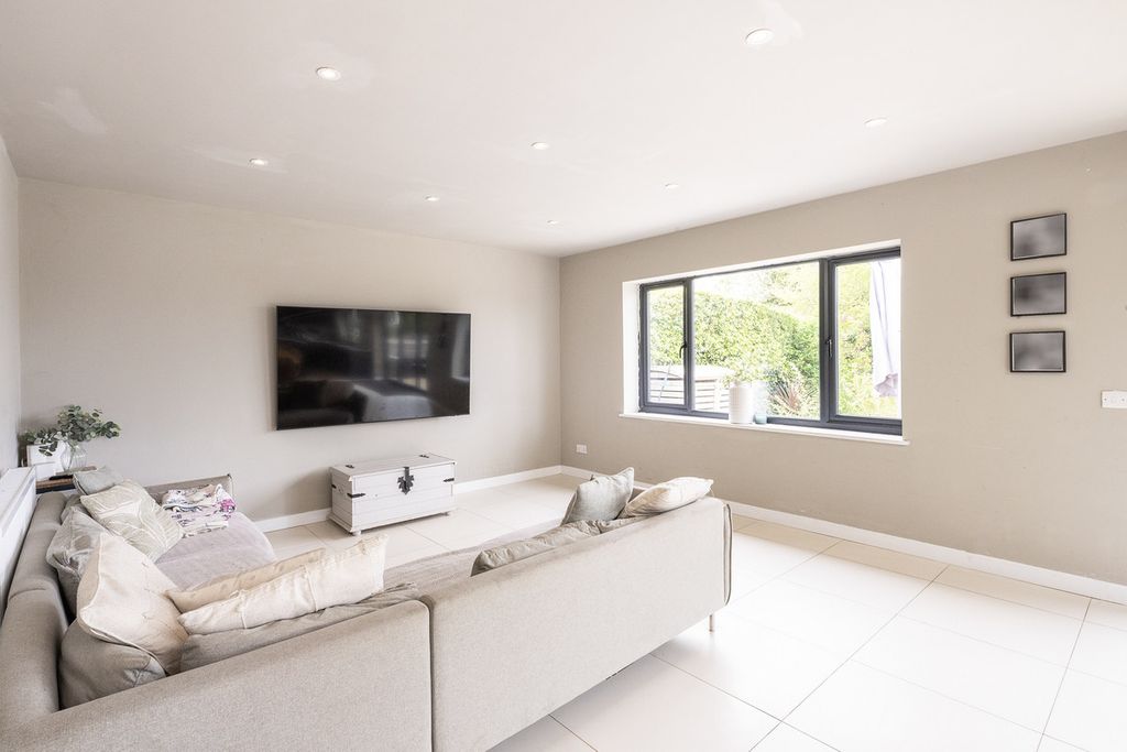 Additional image 4 of 4 bed detached house for saleChestnut Avenue, Chesham HP5