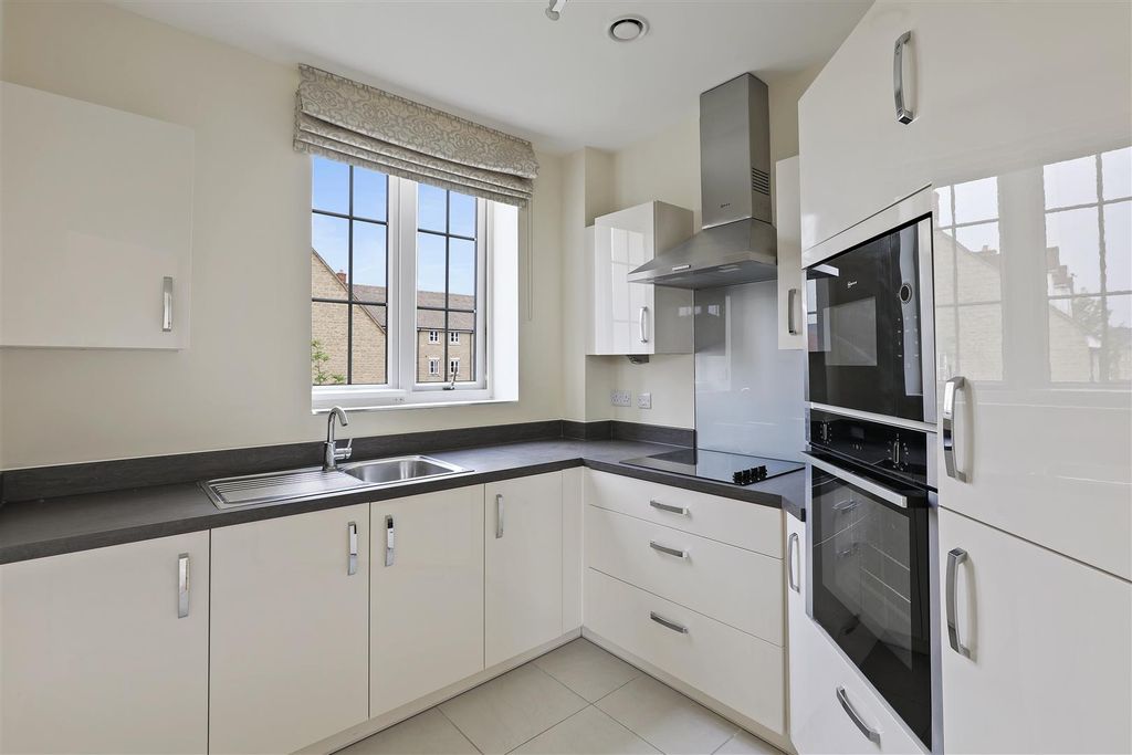 Additional image 4 of 1 bed flat for saleWatson Place. Trinity Road, Chipping Norton, Oxfordshire OX7