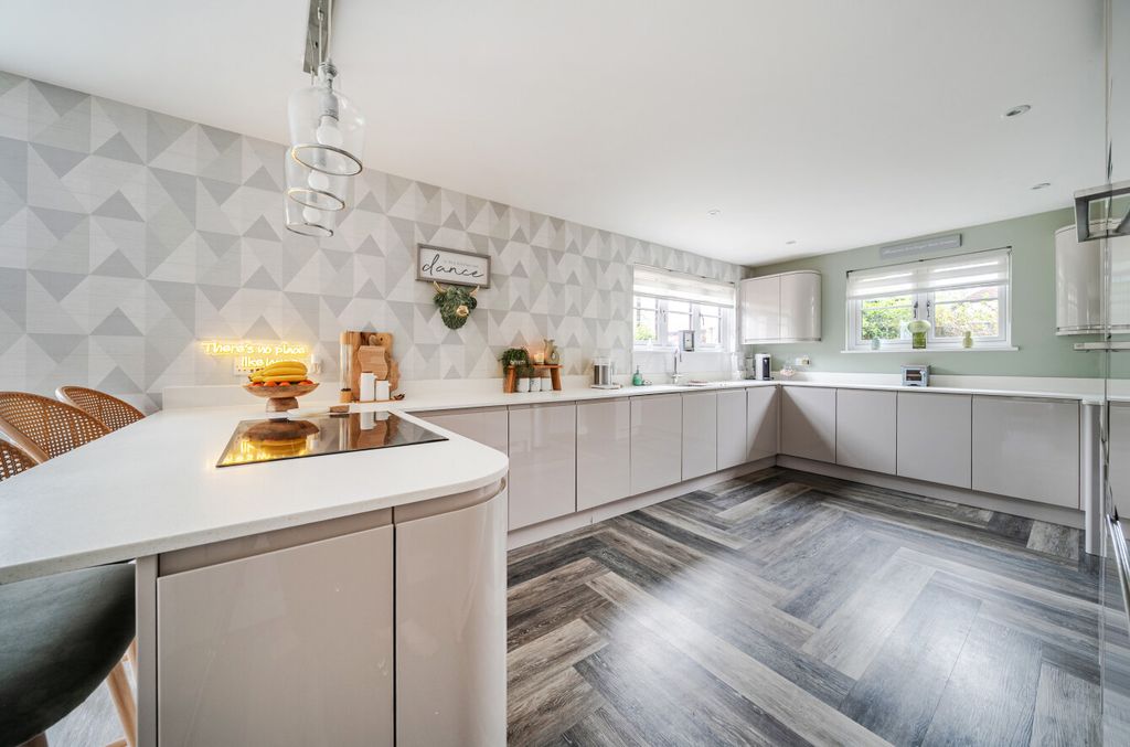 Additional image 11 of 5 bed detached house for saleYoulden Drive, Camberley, Surrey GU15