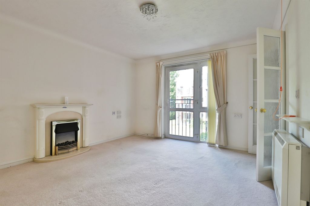 Additional image 2 of 2 bed flat for saleStour Road, Christchurch BH23