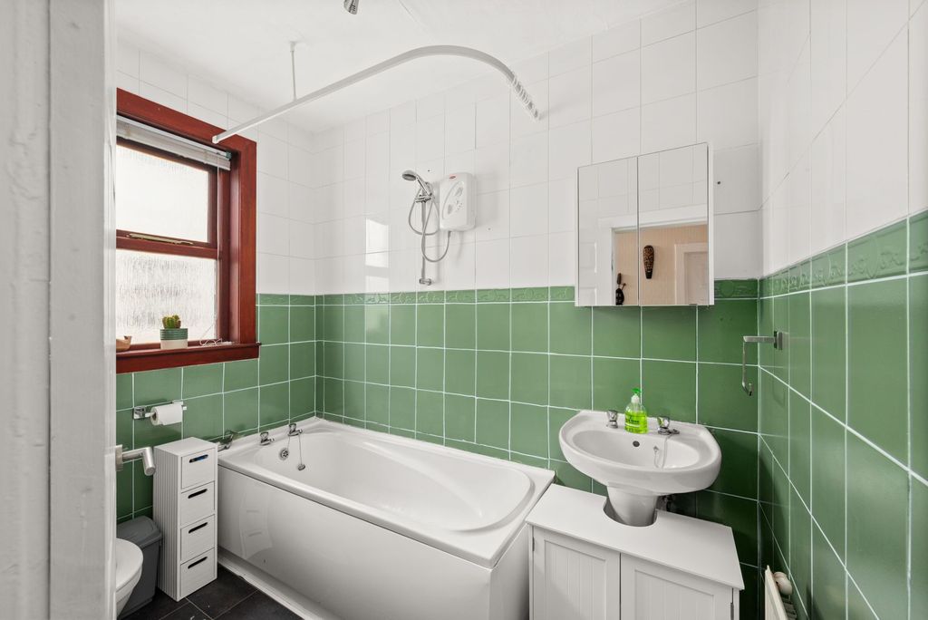 Additional image 8 of 2 bed flat for sale28 Charles Street, Carnoustie DD7