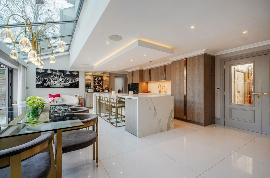 Additional image 8 of 5 bed detached house for saleLeesons Hill, Chislehurst BR7