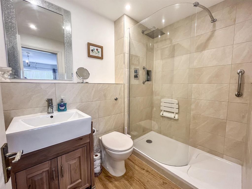 Additional image 11 of 2 bed flat for salePark Road, Buxton SK17