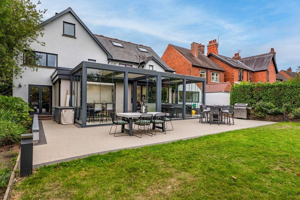 Additional image 2 of 5 bed detached house for saleSt. Johns Road, Newbold, Chesterfield S41