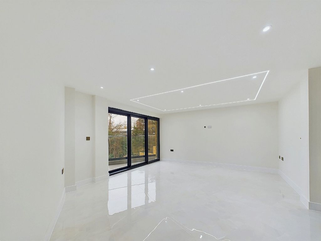 Additional image 5 of 2 bed flat for saleSilver Leaves, Southill Road, Chislehurst, Kent BR7