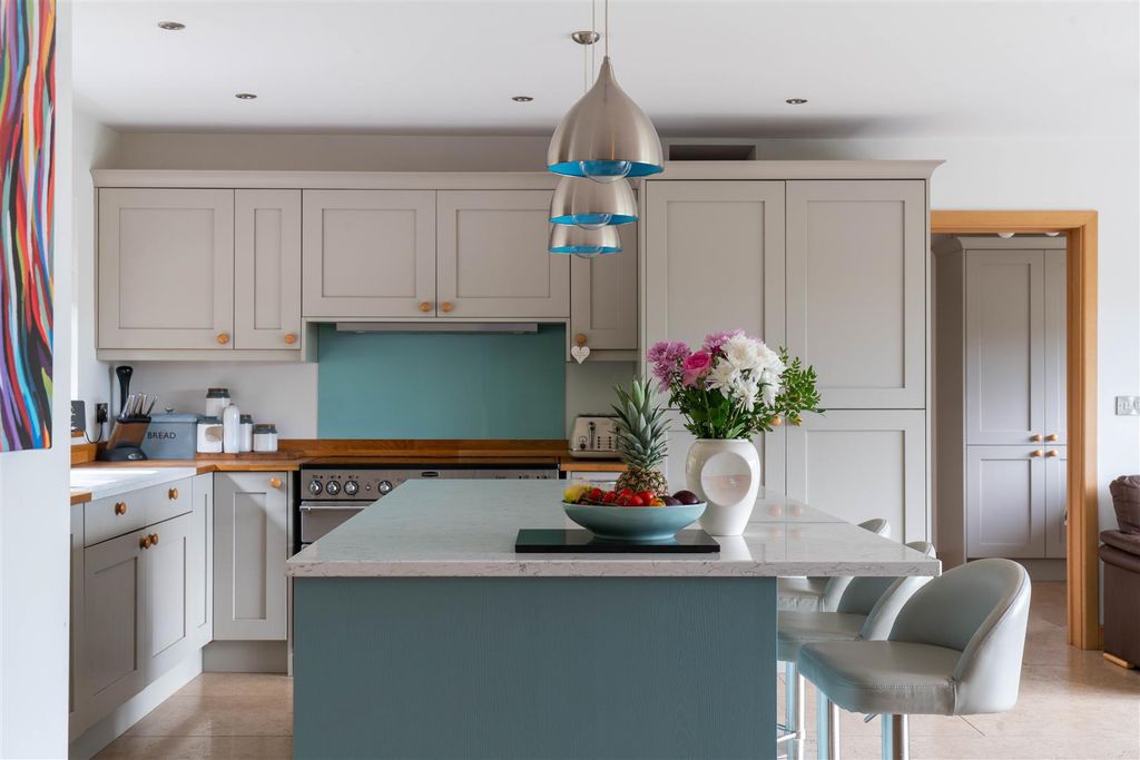 Additional image 7 of 6 bed detached house for saleLansdale House, Riggotts Lane, Walton, Chesterfield S42