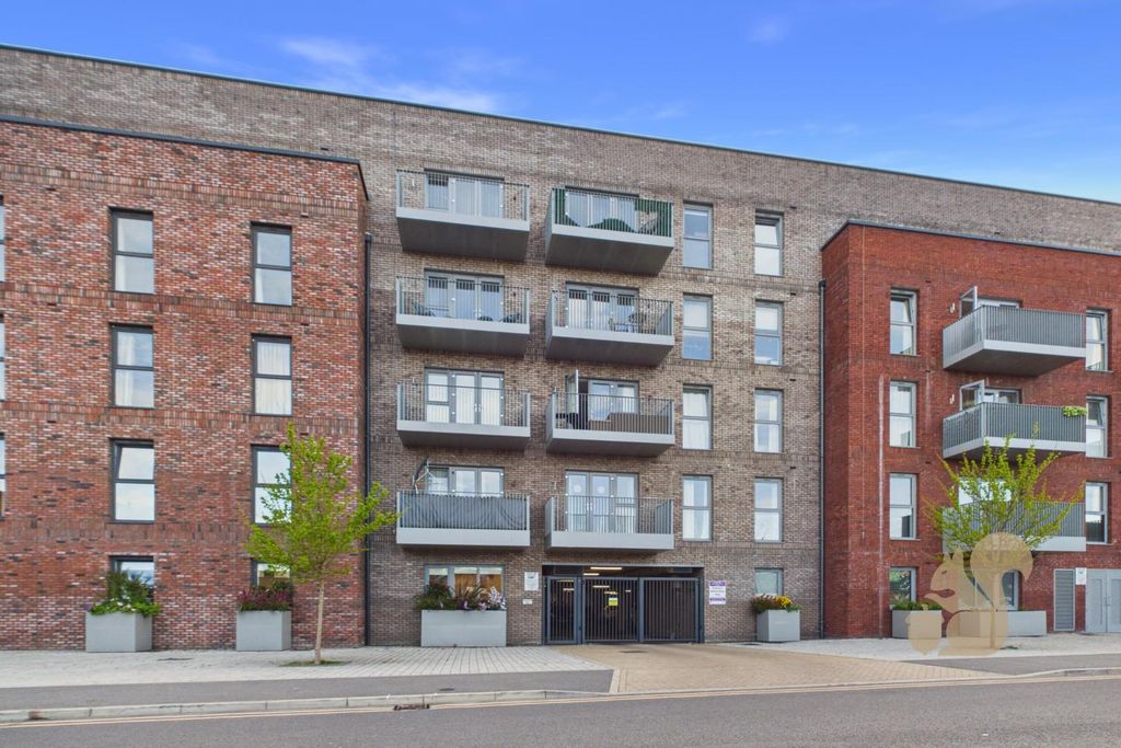 Additional image 15 of 2 bed flat for saleVictoria Road, Chelmsford CM1