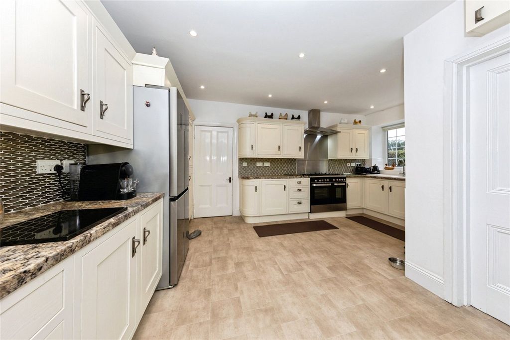 Additional image 13 of 3 bed bungalow for saleGwscwm Road, Burry Port, Carmarthenshire SA16