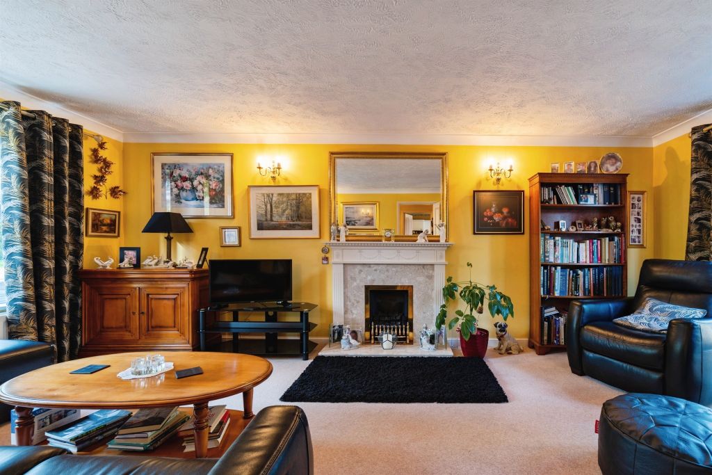 Additional image 2 of 4 bed detached house for salePlumpton Close, Chippenham SN14