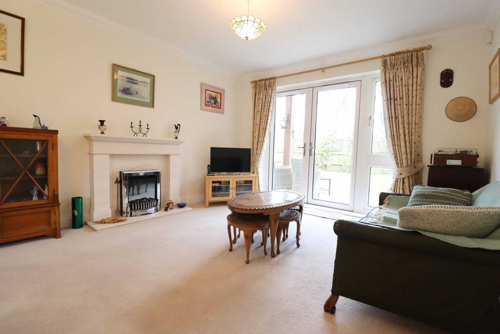Additional image 3 of 2 bed flat for salePriory Court, Marlborough SN8
