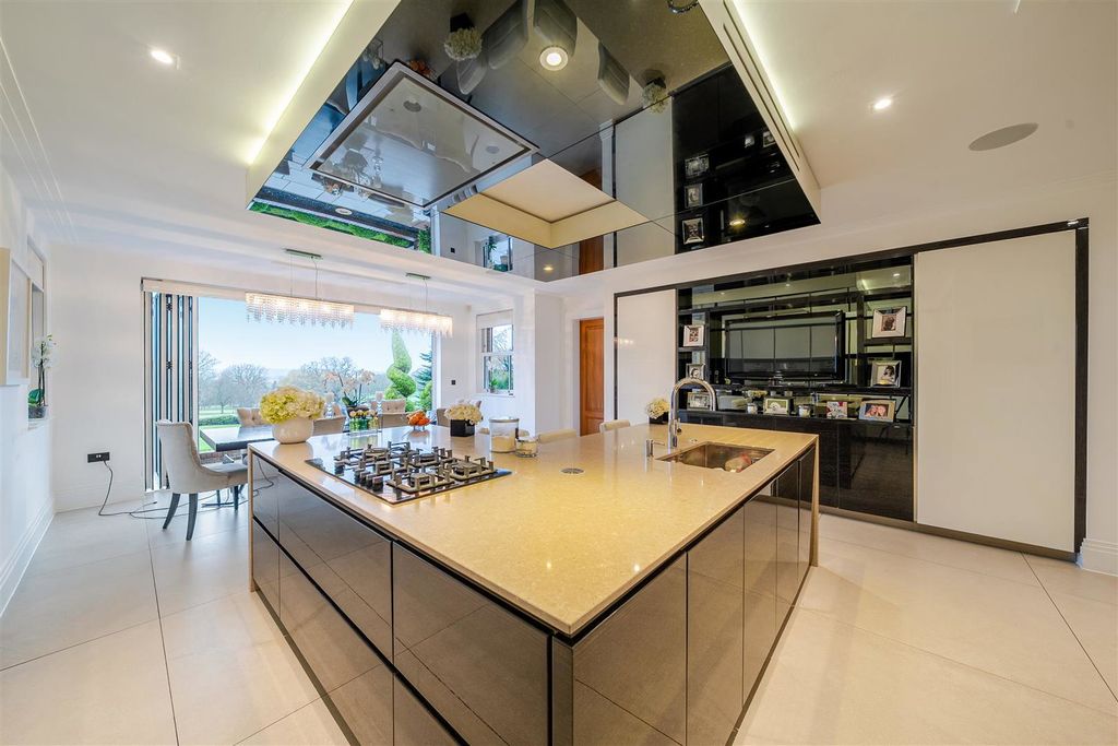 Additional image 12 of 5 bed detached house for saleProwse Avenue, Bushey Heath, Bushey WD23