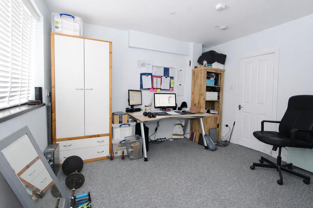 Additional image 12 of 5 bed semi-detached house for saleNorthwood Road, Carshalton SM5
