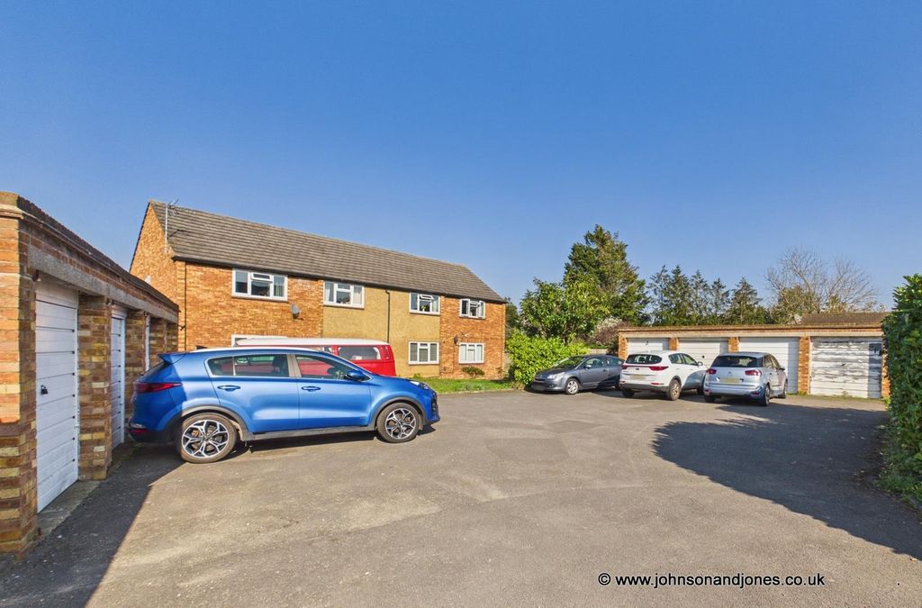 Additional image 16 of 2 bed maisonette for saleHorsell Court, Chertsey KT16