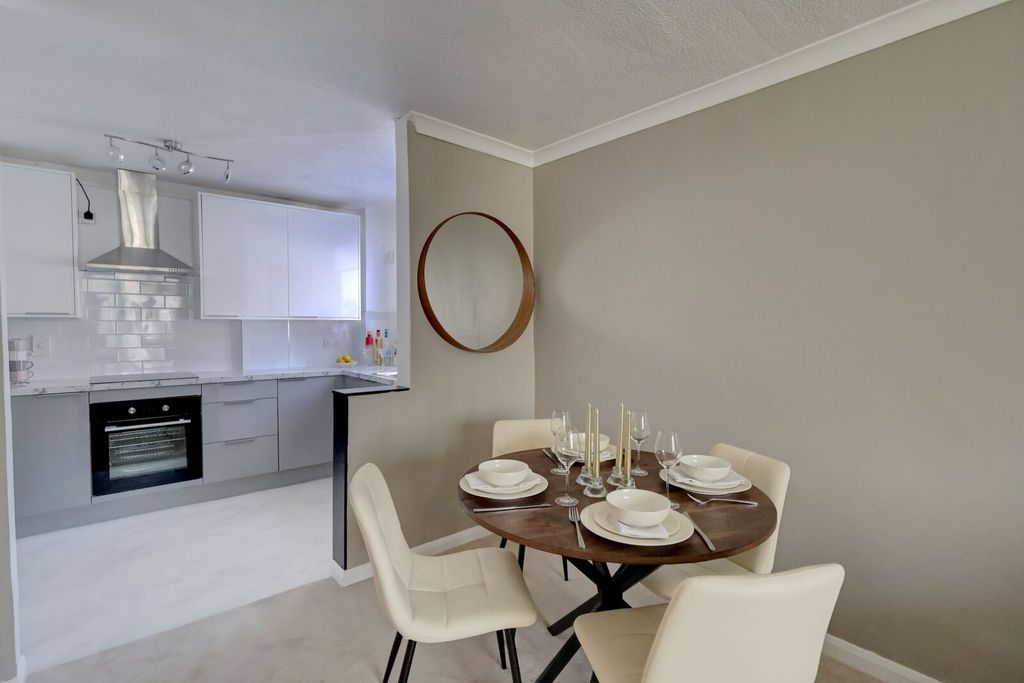 Additional image 5 of 1 bed flat for saleSummerleys Road, Princes Risborough, Buckinghamshire HP27