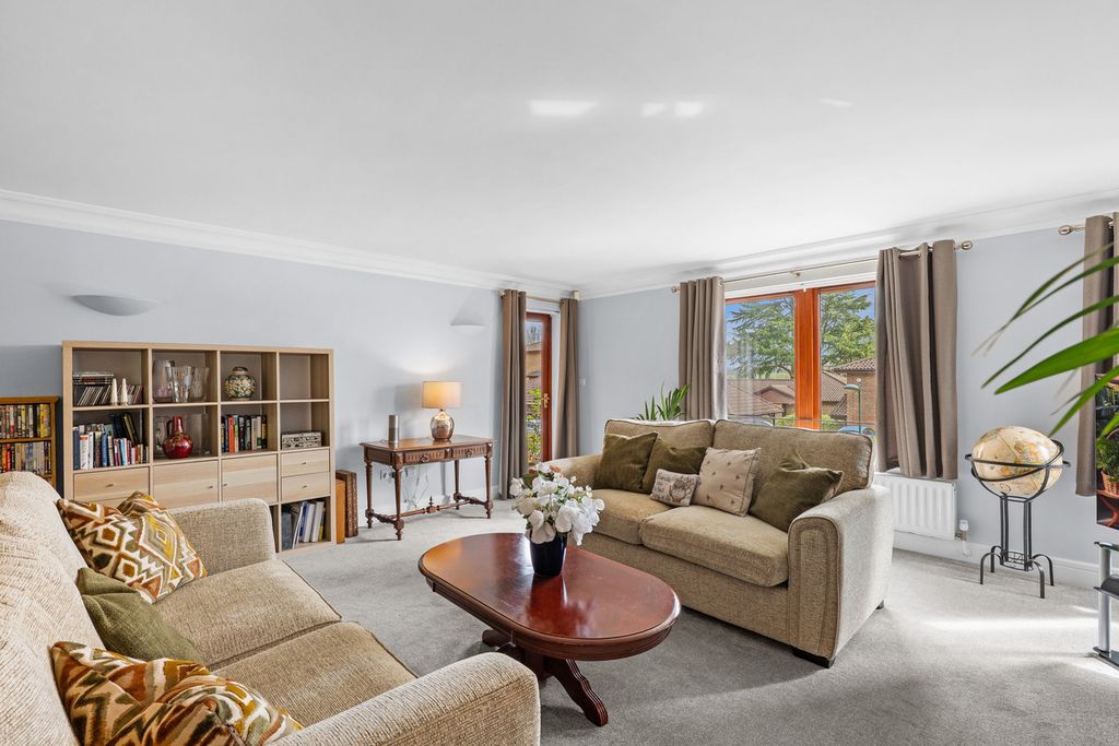 Additional image 12 of 2 bed flat for saleSt. Mary's Mount, Caterham CR3