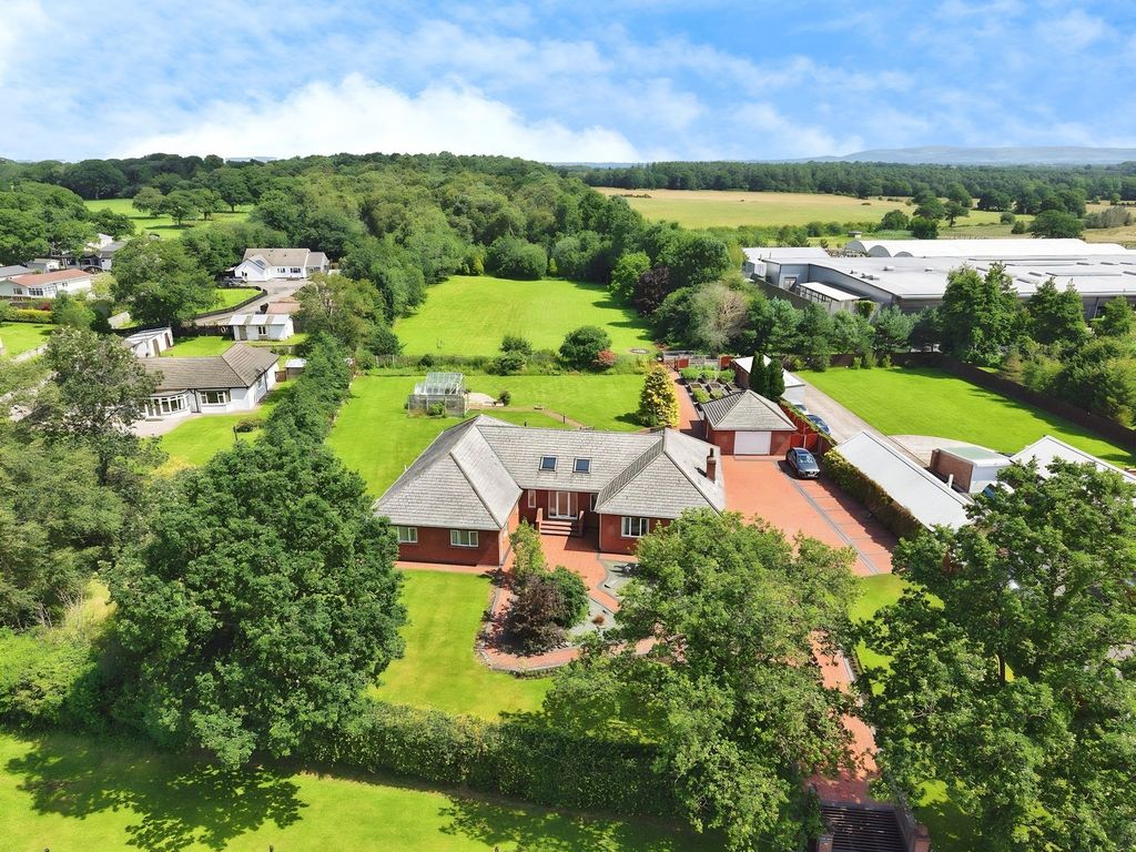 4 bed bungalow for saleOak View, Orton Grange, Carlisle CA5