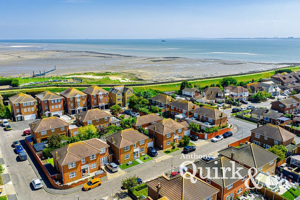 Additional image 3 of 4 bed detached house for saleSilver Point Marine, Canvey Island SS8