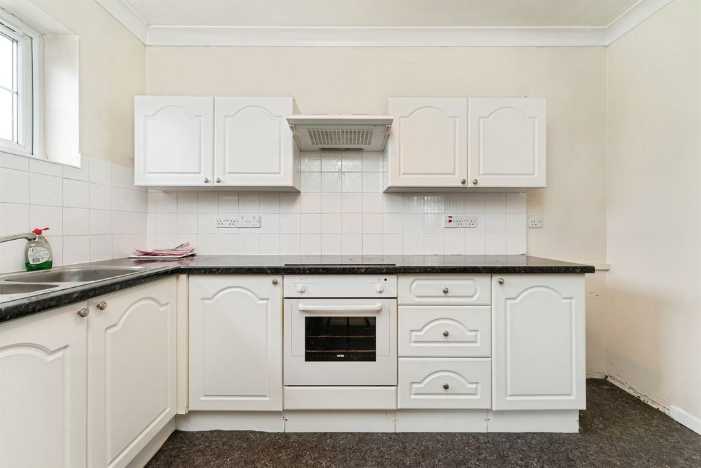 Additional image 5 of 1 bed flat for saleCreek Road, March PE15
