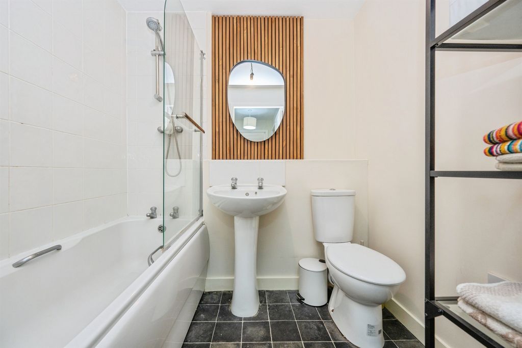 Additional image 13 of 2 bed flat for saleBurwaye Close, Lichfield WS13