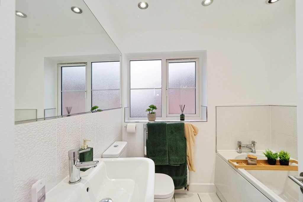 Additional image 13 of 4 bed detached house for saleRidge End Drive, Burton-On-Trent, Staffordshire DE13