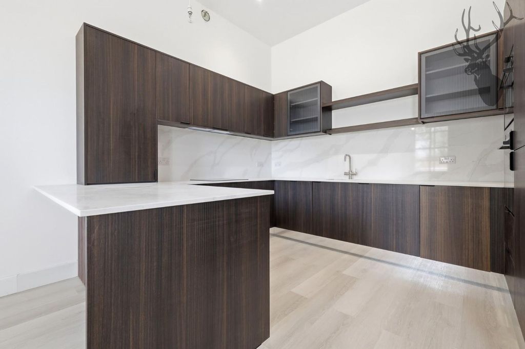 Additional image 14 of 2 bed flat for saleThe Oaks, Chigwell IG7