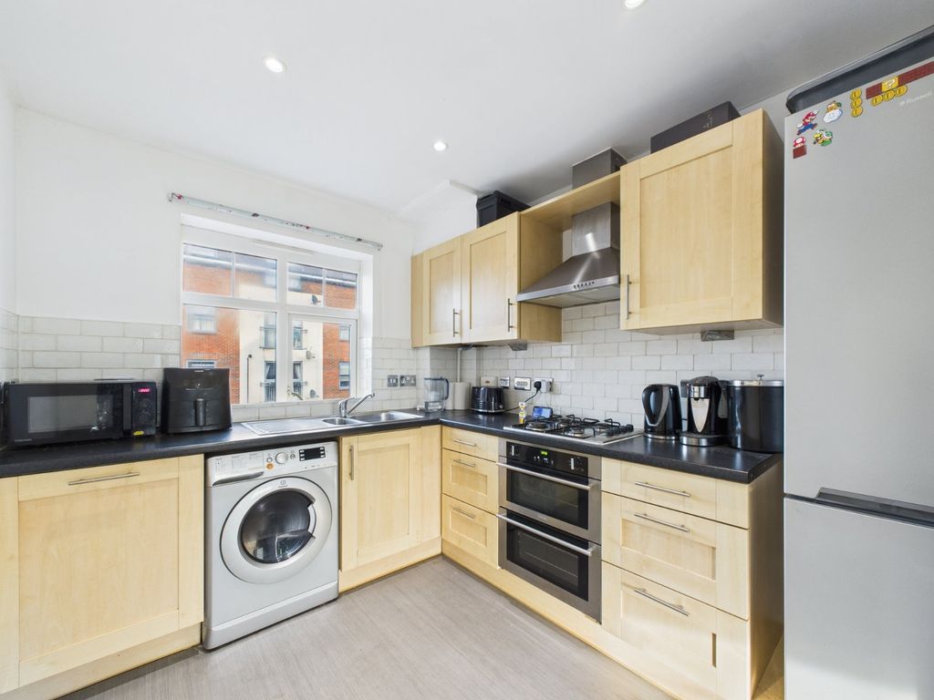 Additional image 4 of 2 bed flat for saleHawkes Court, Chesham, Buckinghamshire HP5