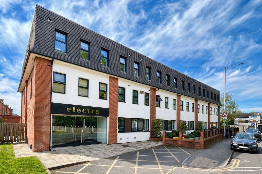 2 bed flat for saleElectra House, Stockport Road, Cheadle SK8
