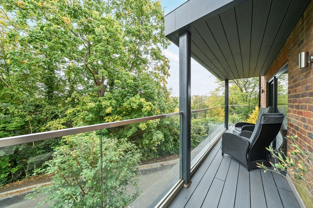 Additional image 6 of 2 bed flat for saleChurch Hill, Caterham CR3