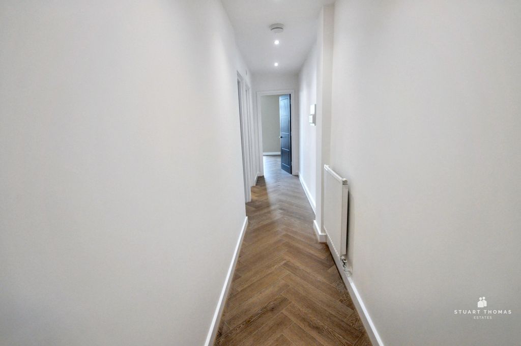 Additional image 3 of 1 bed flat for saleLondon Road, Hadleigh, Benfleet SS7
