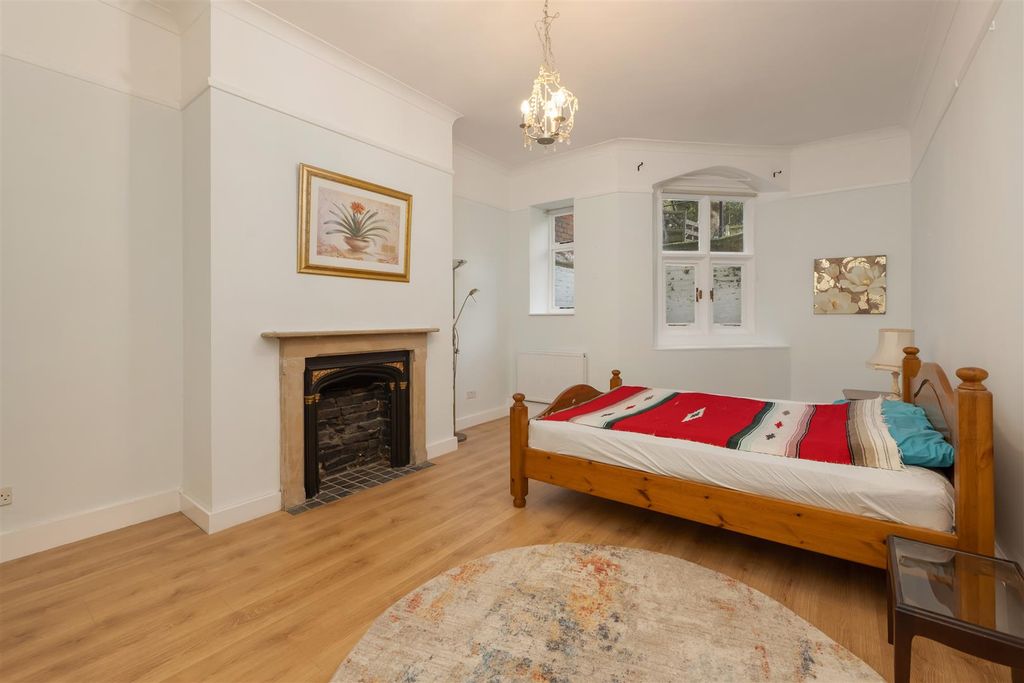 Additional image 7 of 3 bed flat for saleNew Dover Road, Canterbury CT1