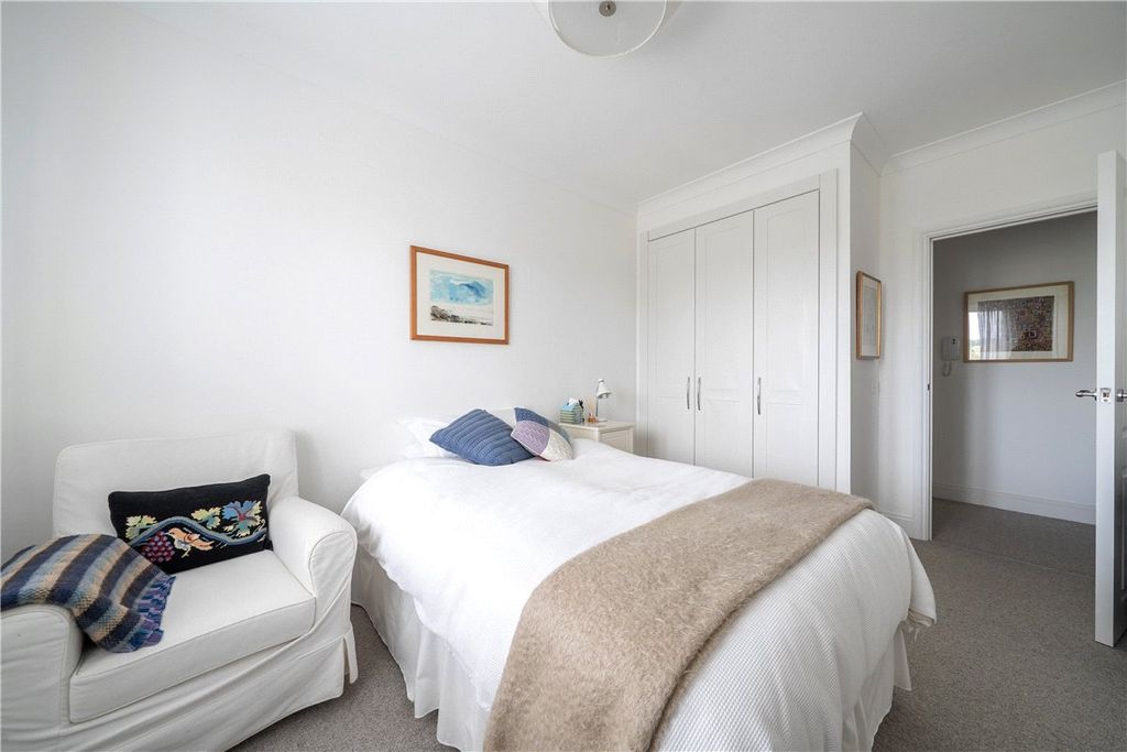 Additional image 10 of 2 bed flat for salePriory Court, Marlborough, Wiltshire SN8