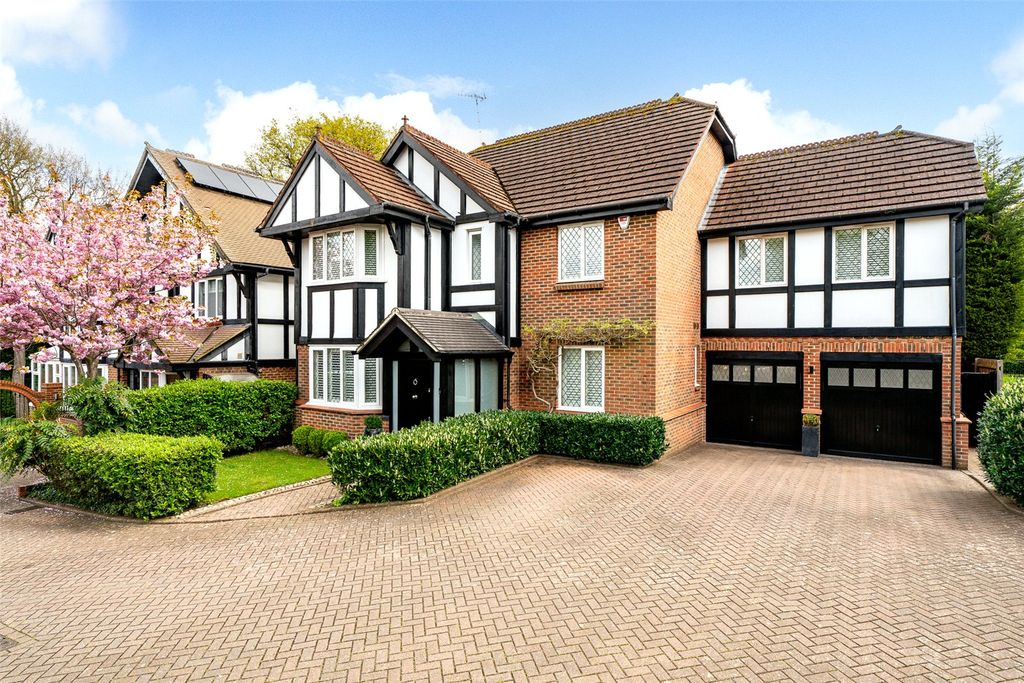 Additional image 2 of 5 bed detached house for saleChiltern Close, Bushey, Hertfordshire WD23