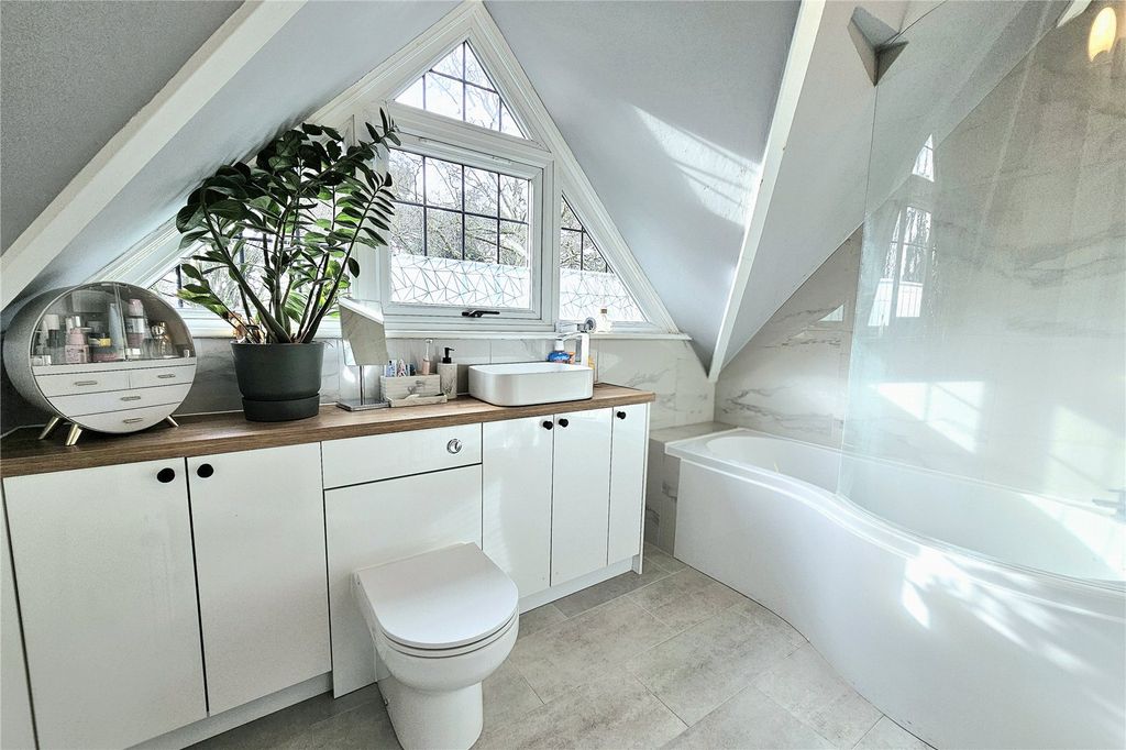 Additional image 7 of 2 bed flat for sale20 Heatherdale Road, Camberley, Surrey GU15