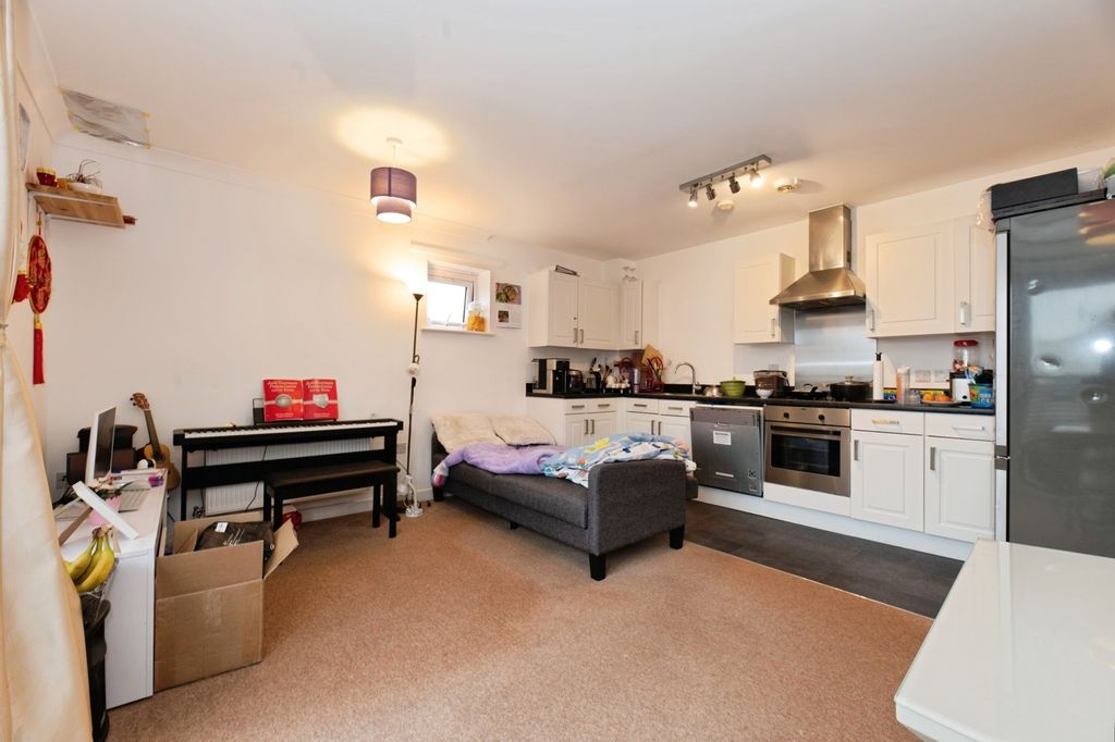 Additional image 15 of 2 bed flat for saleFerndale Crescent, Surrey SM5