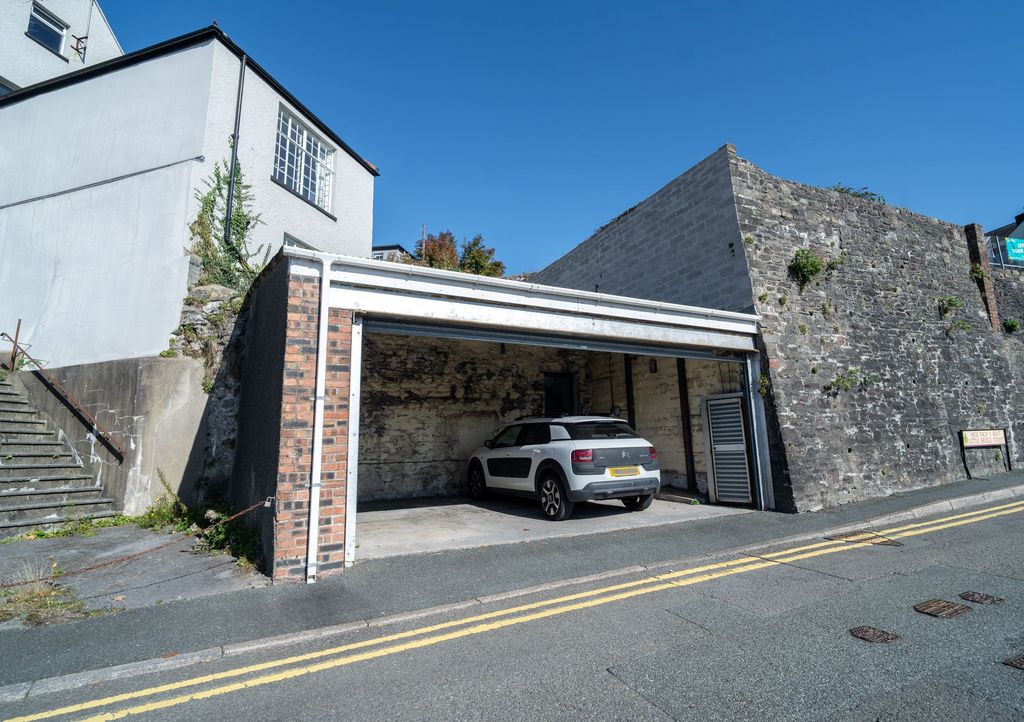 Additional image 34 of 7 bed property for saleEagle Star House, 9 Quay Street, Carmarthen SA31